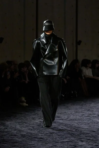 Look 7